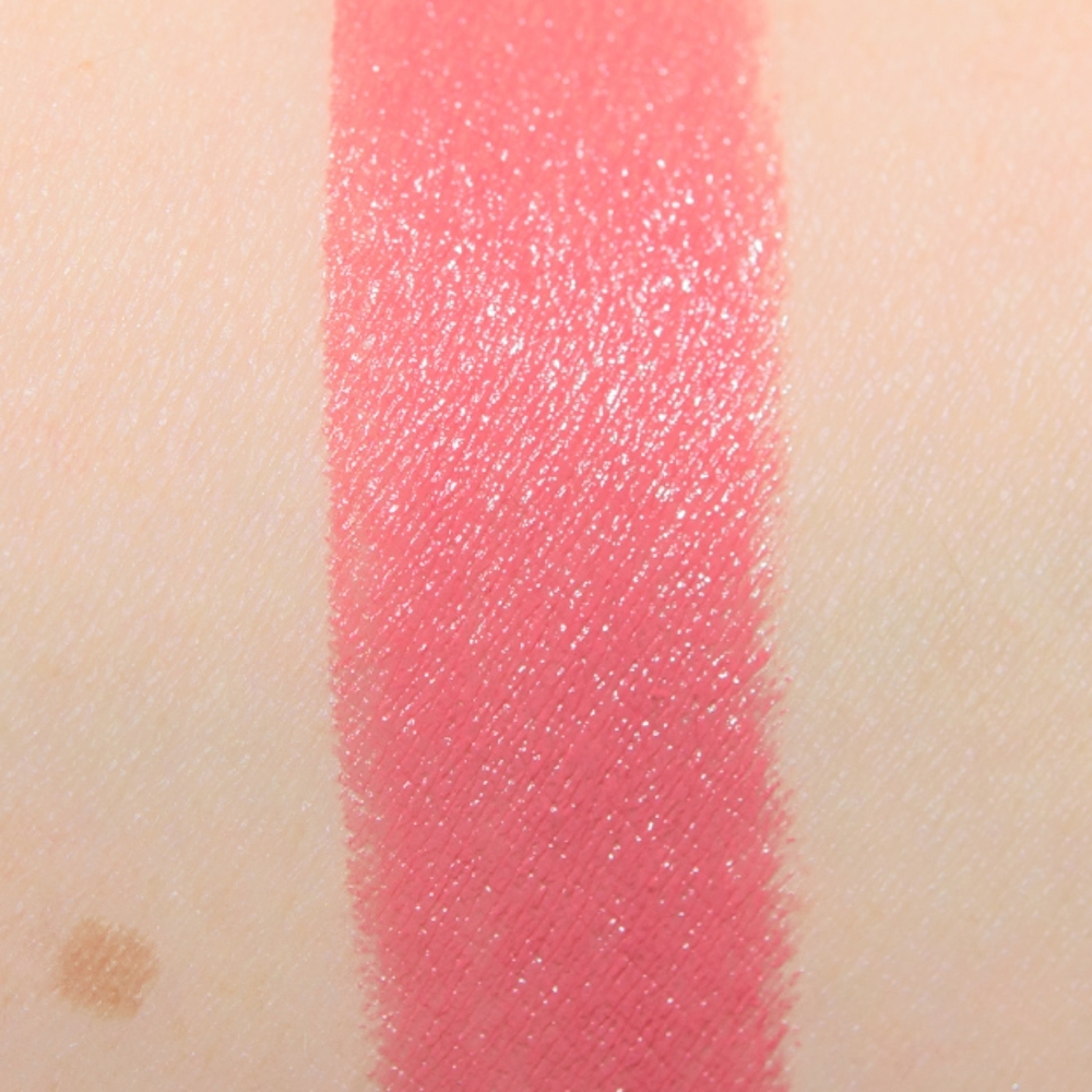 MAC Lipstick (Under The Covers)